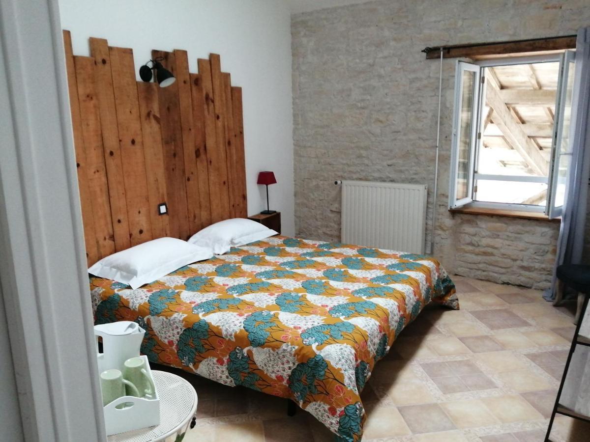 Le Logis De La Venise Verte Saint-Hilaire-la-Palud Екстериор снимка
