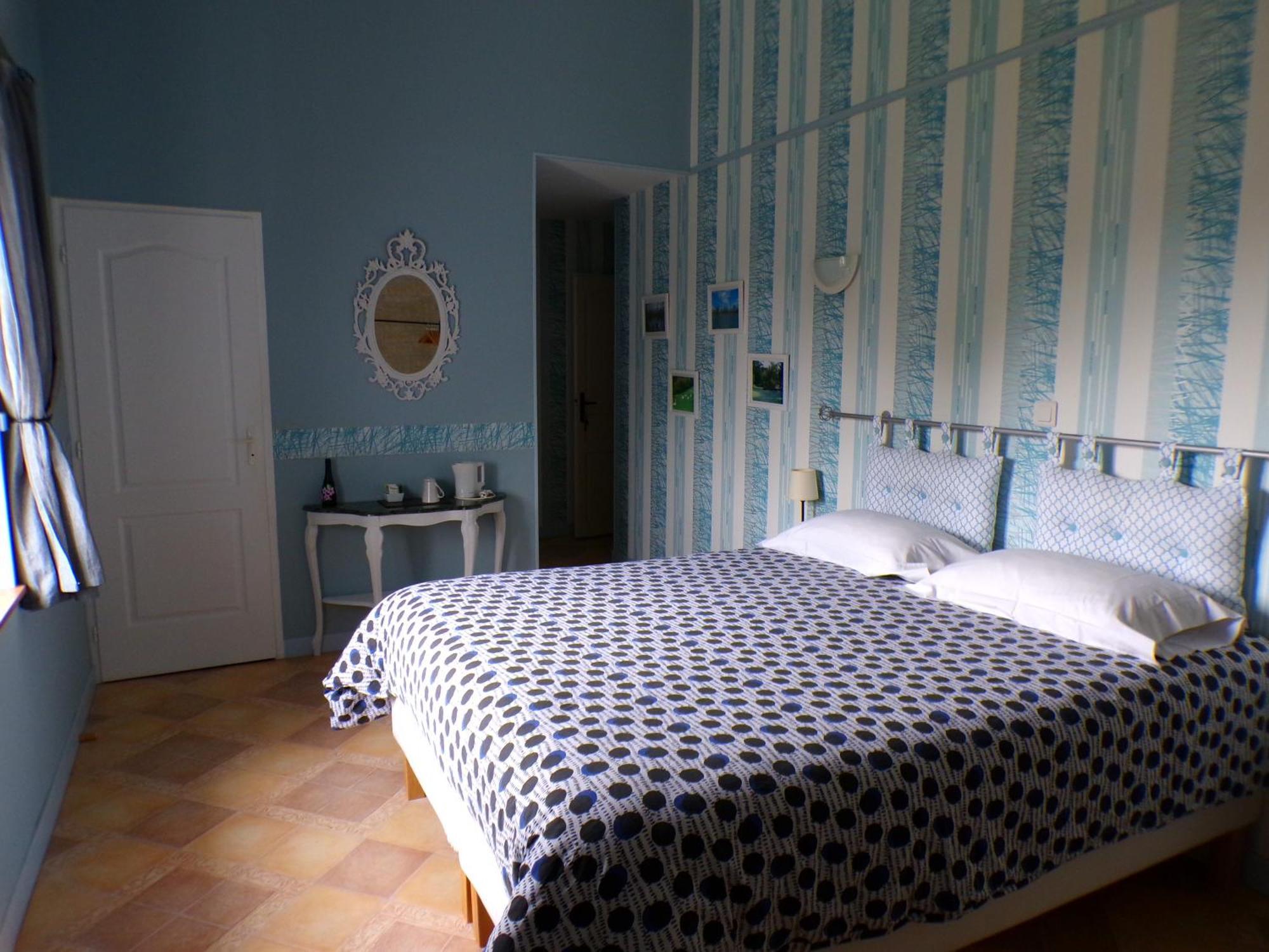 Le Logis De La Venise Verte Saint-Hilaire-la-Palud Екстериор снимка